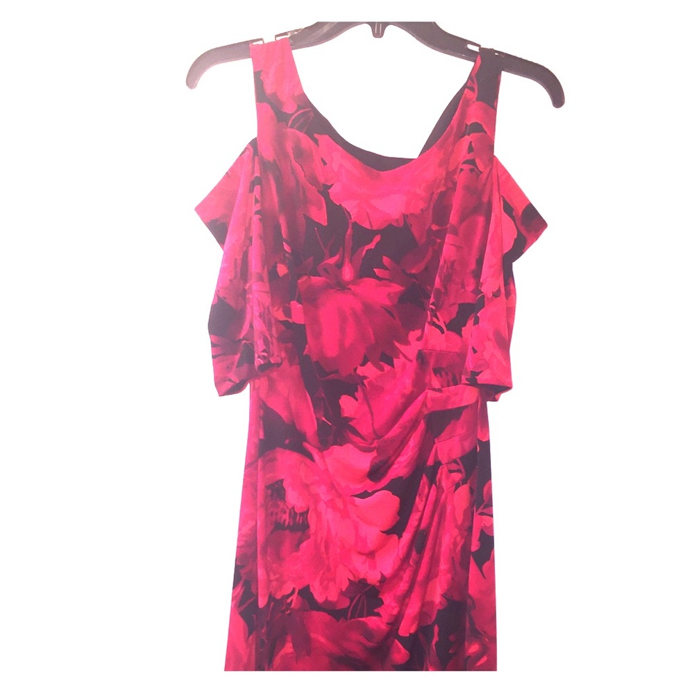 NWT RED/ BLACK COLD SHOULDER ROSE DRESS